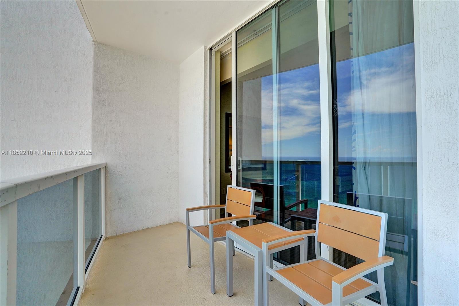 TRUMP INTERNATIONAL SONES - Residential