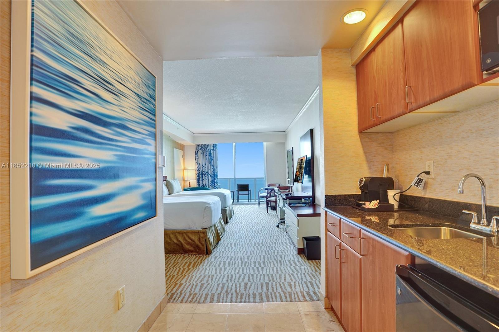 TRUMP INTERNATIONAL SONES - Residential