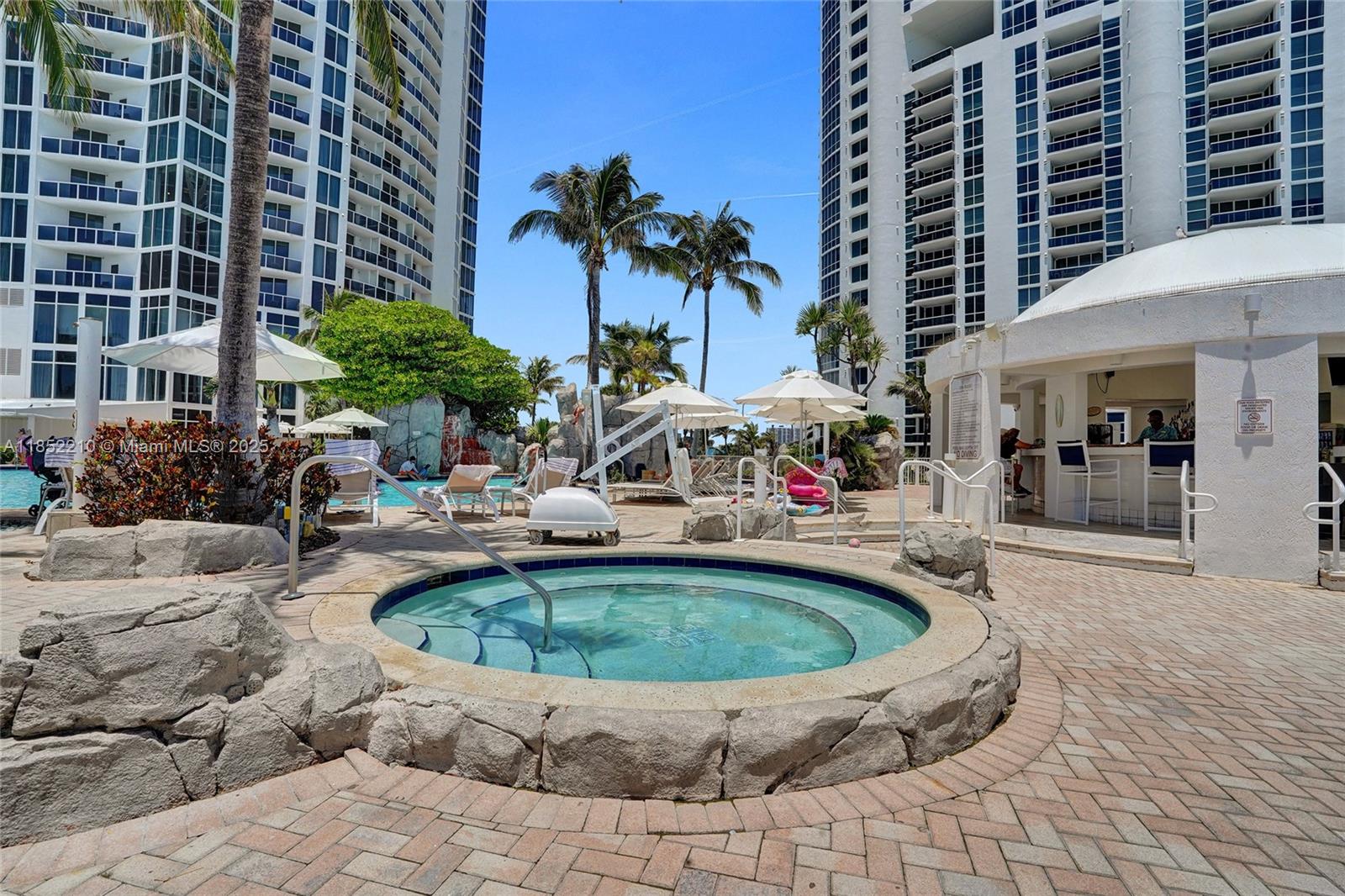 TRUMP INTERNATIONAL SONES - Residential