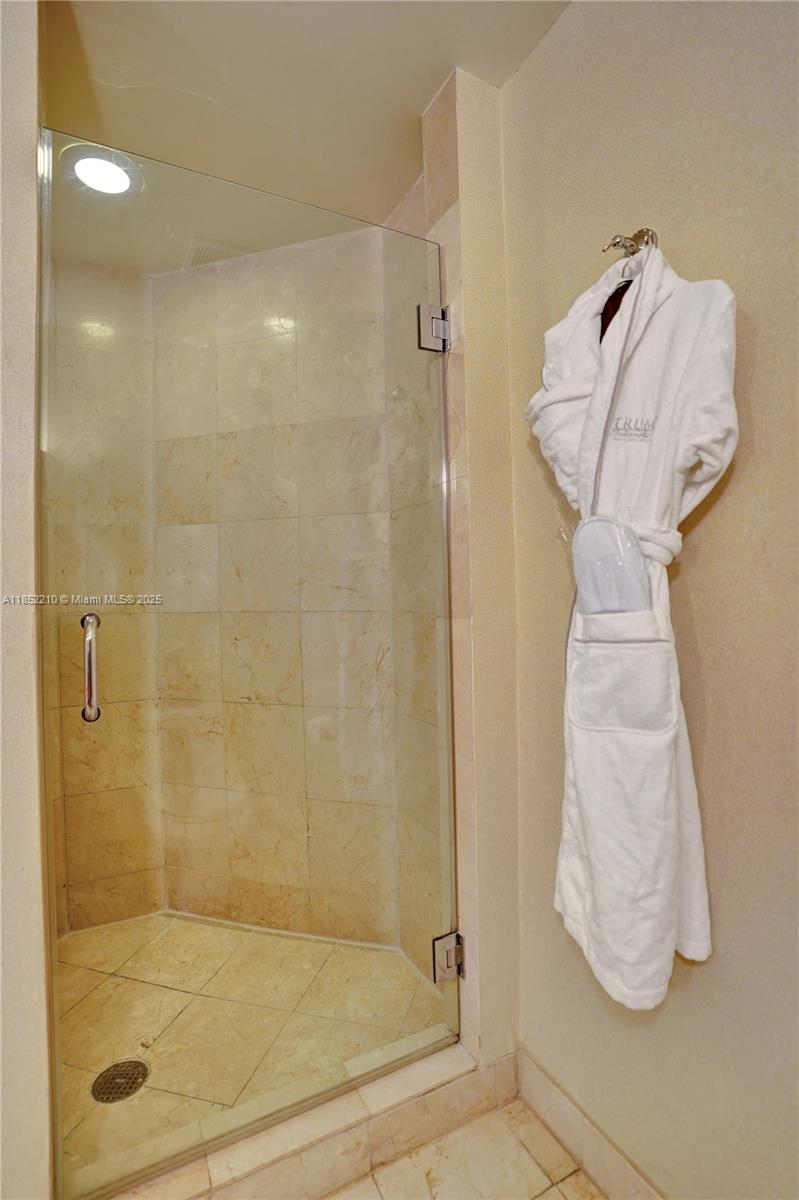 TRUMP INTERNATIONAL SONES - Residential