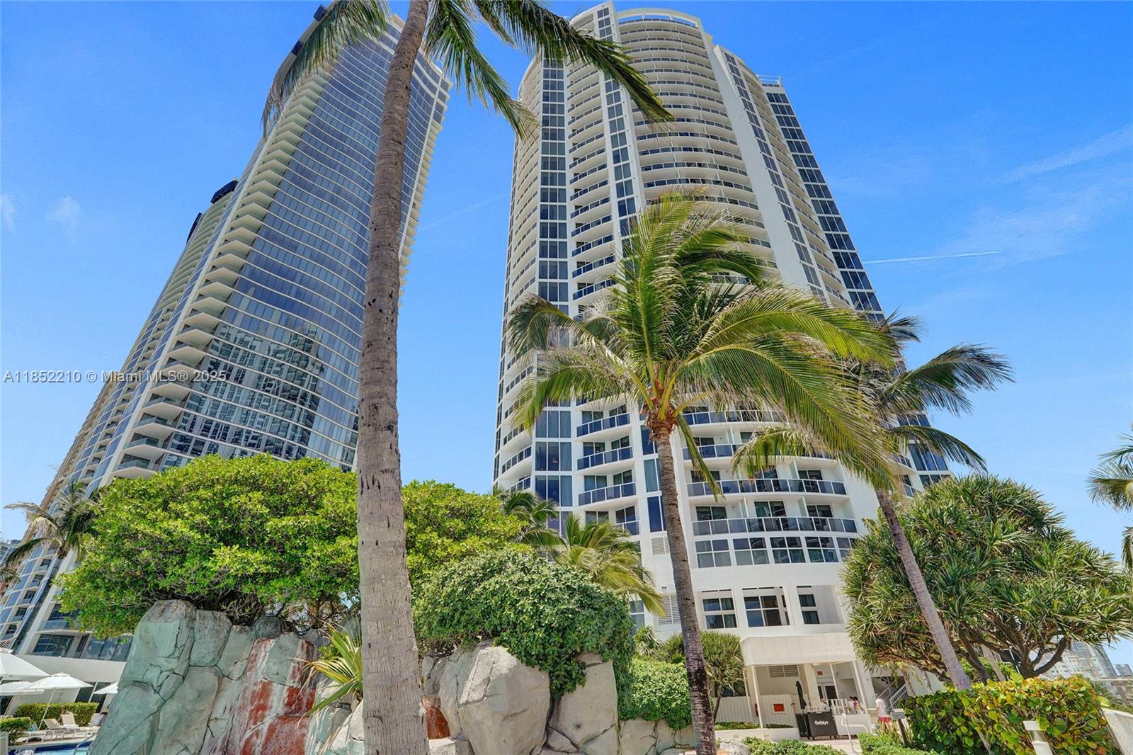 TRUMP INTERNATIONAL SONES - Residential