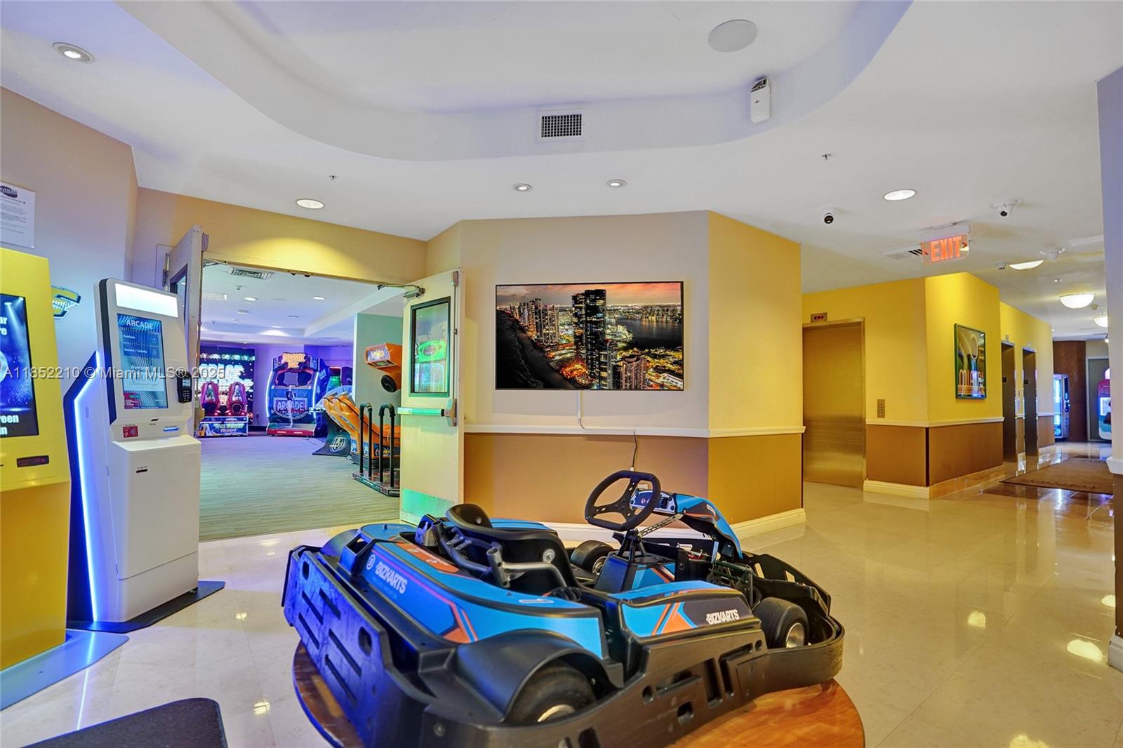 TRUMP INTERNATIONAL SONES - Residential