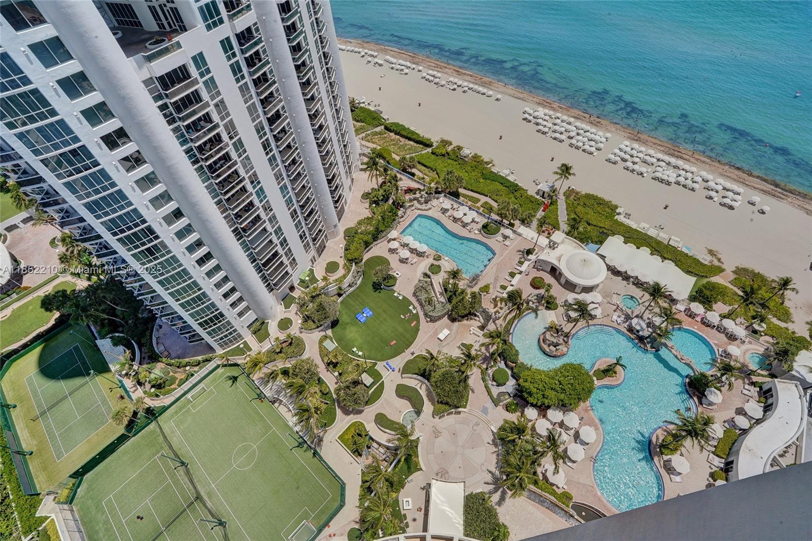 TRUMP INTERNATIONAL SONES - Residential