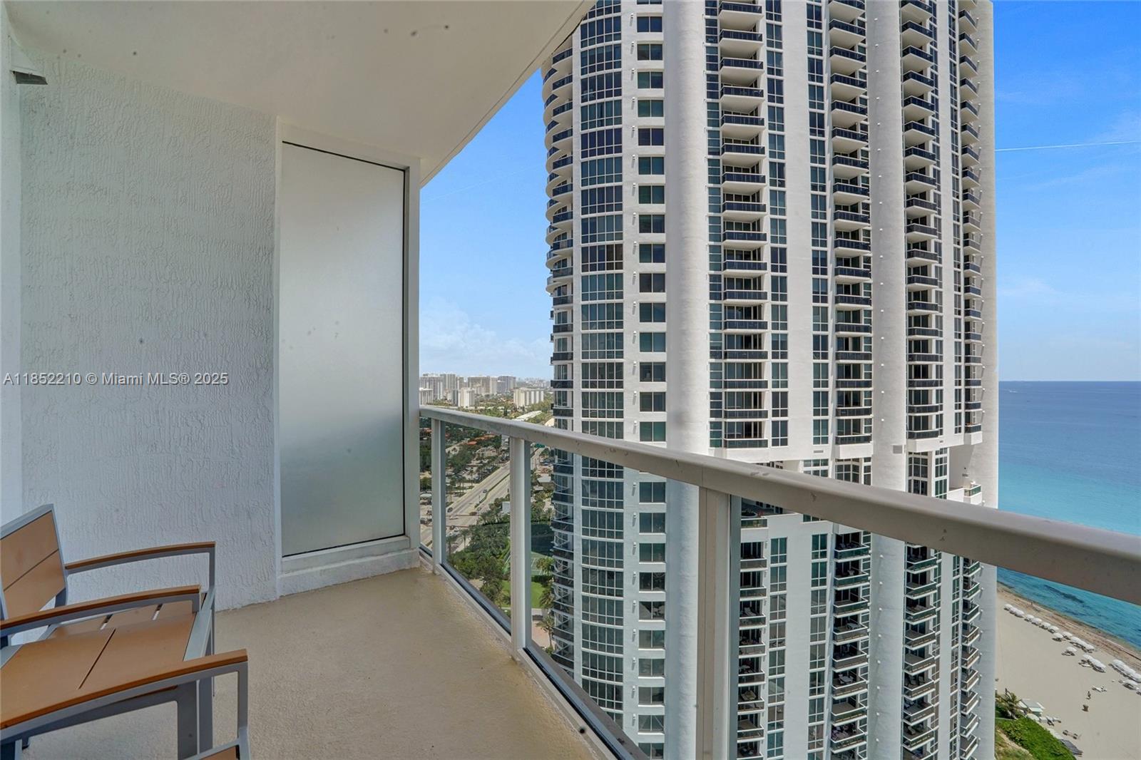 TRUMP INTERNATIONAL SONES - Residential