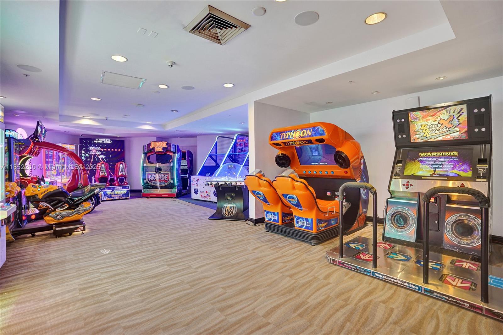 TRUMP INTERNATIONAL SONES - Residential