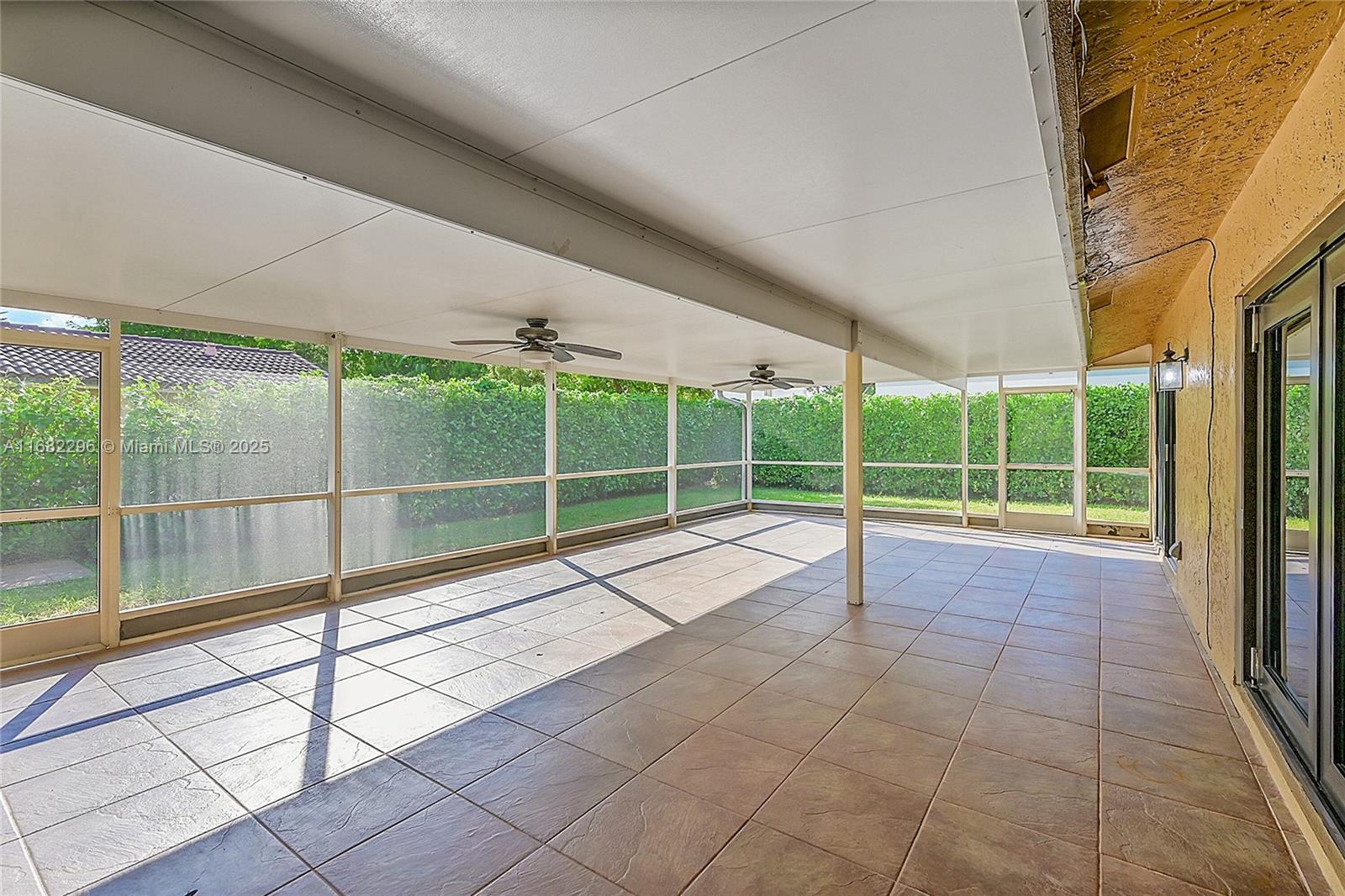 CORAL SPRINGS UNIVERSITY - Residential