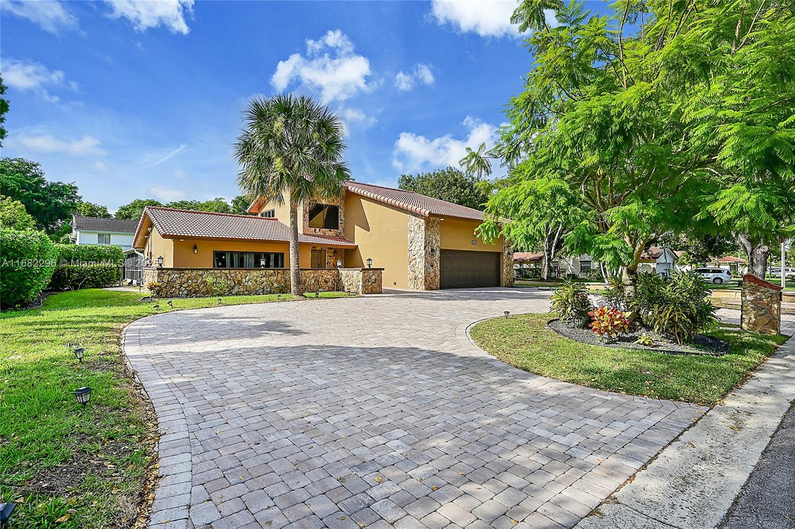 CORAL SPRINGS UNIVERSITY - Residential