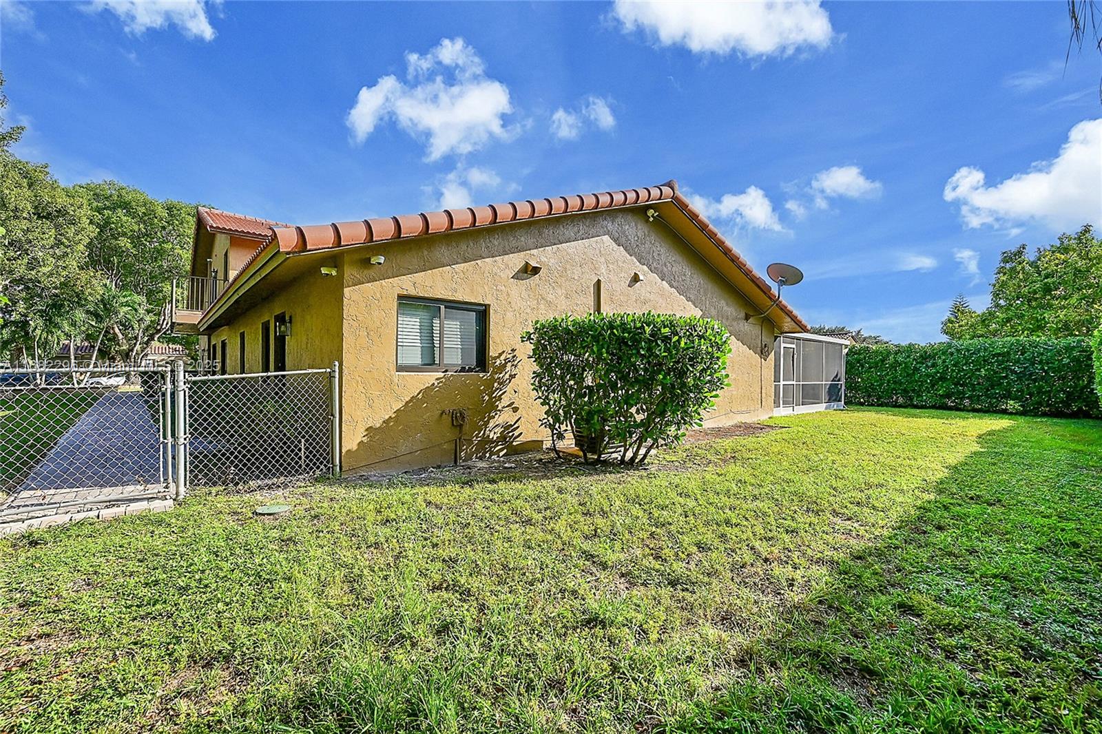 CORAL SPRINGS UNIVERSITY - Residential