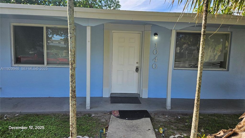 Photo of 1040 N 70th Ave, Hollywood, FL 33024 (MLS # A11929948)