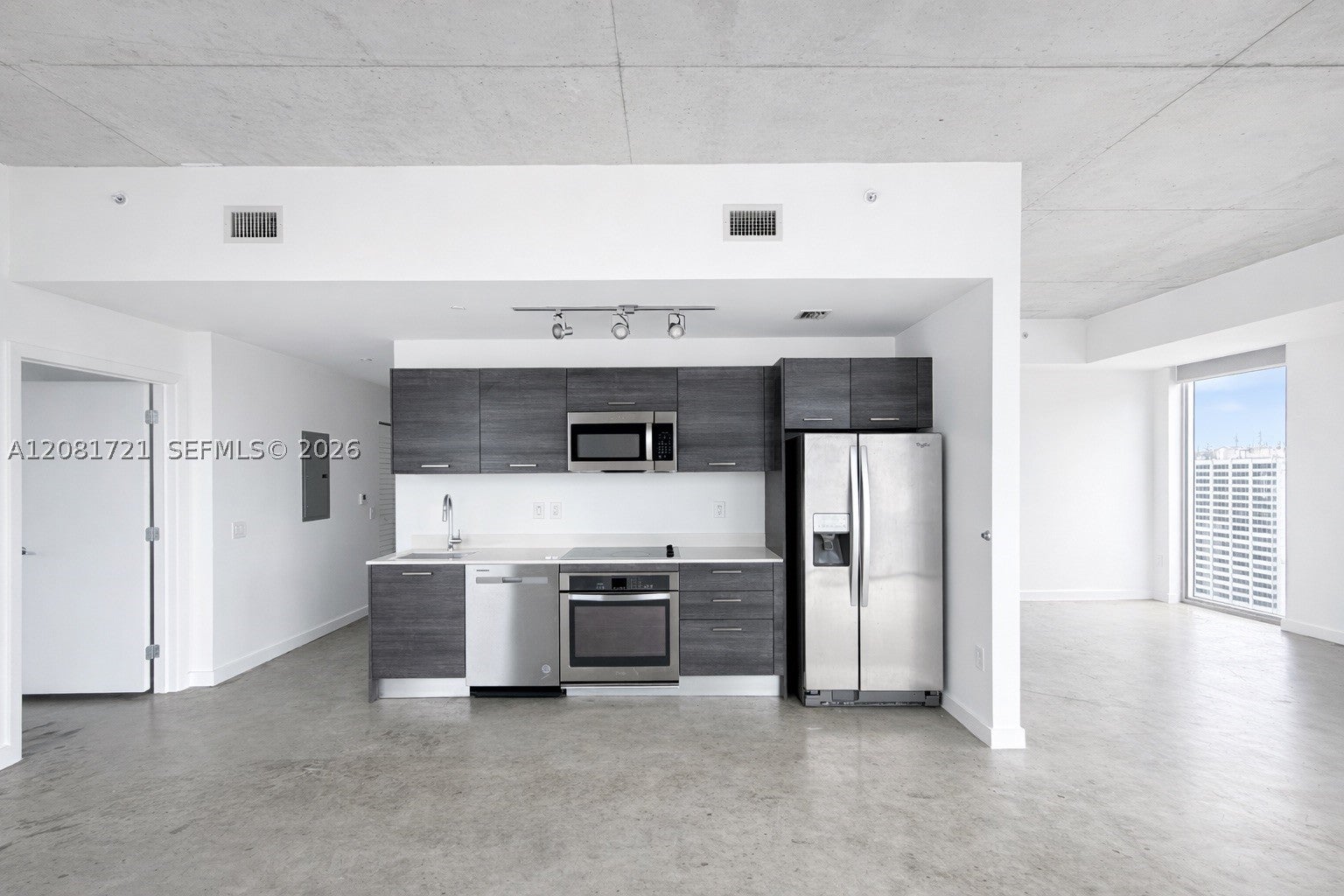 151 SE 1st St 3001