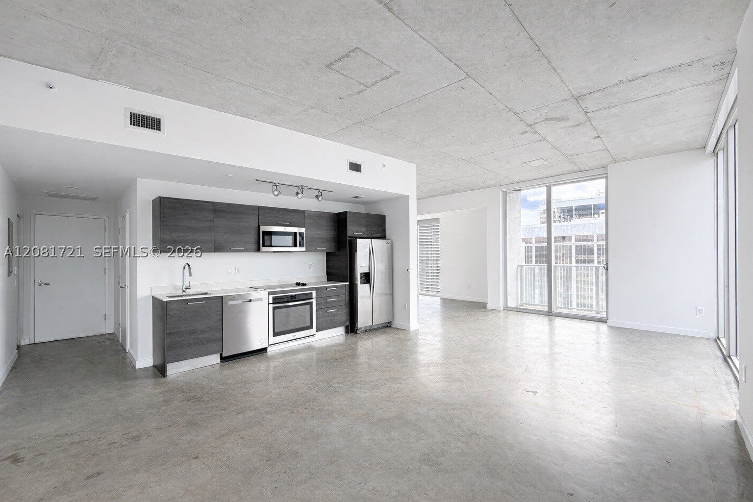 151 SE 1st St 3001