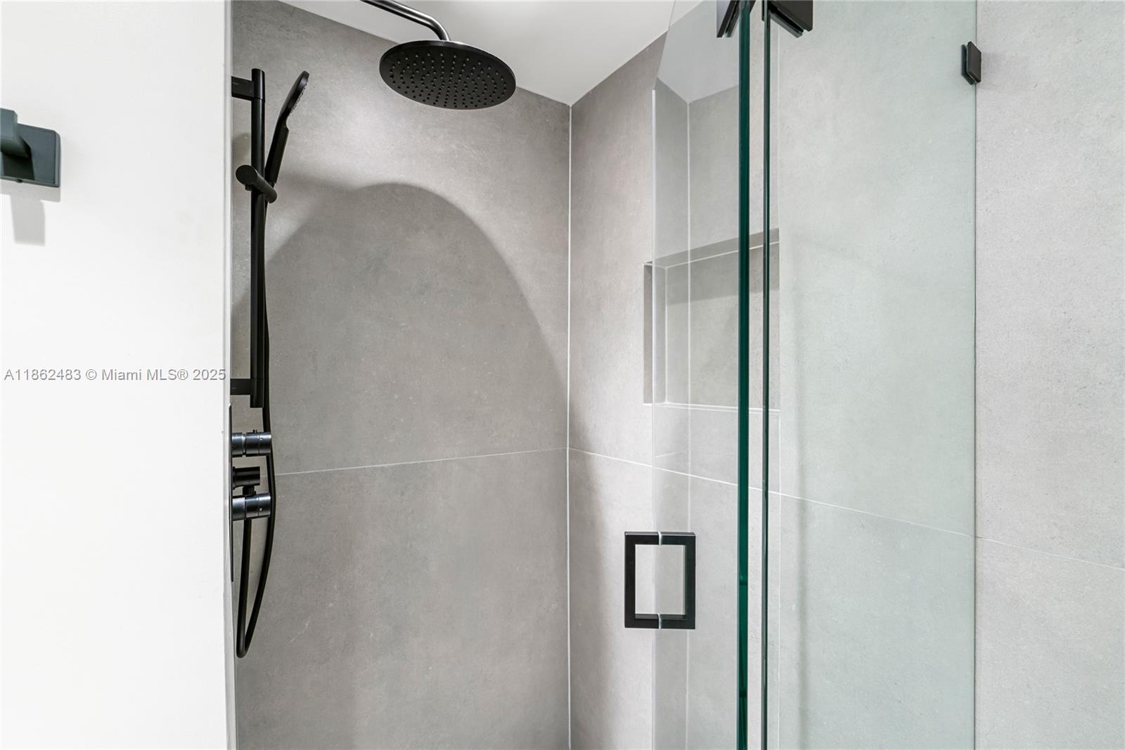 THE AXIS ON BRICKELL II C - Residential