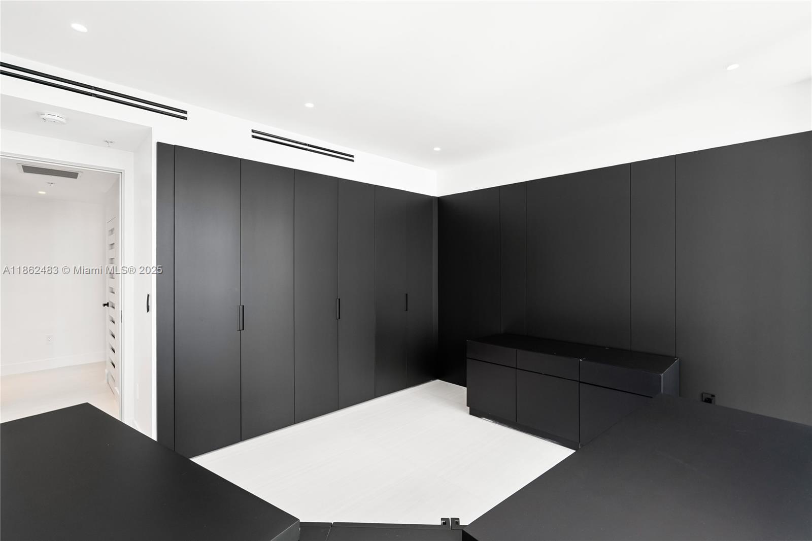 THE AXIS ON BRICKELL II C - Residential