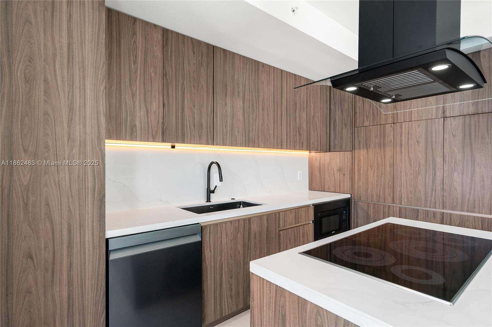 THE AXIS ON BRICKELL II C - Residential