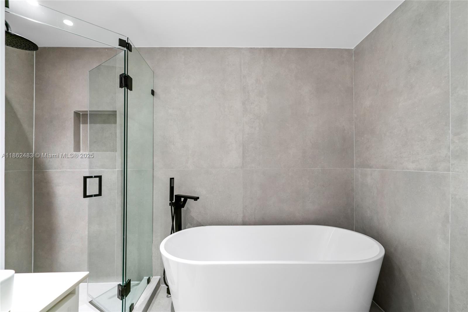 THE AXIS ON BRICKELL II C - Residential