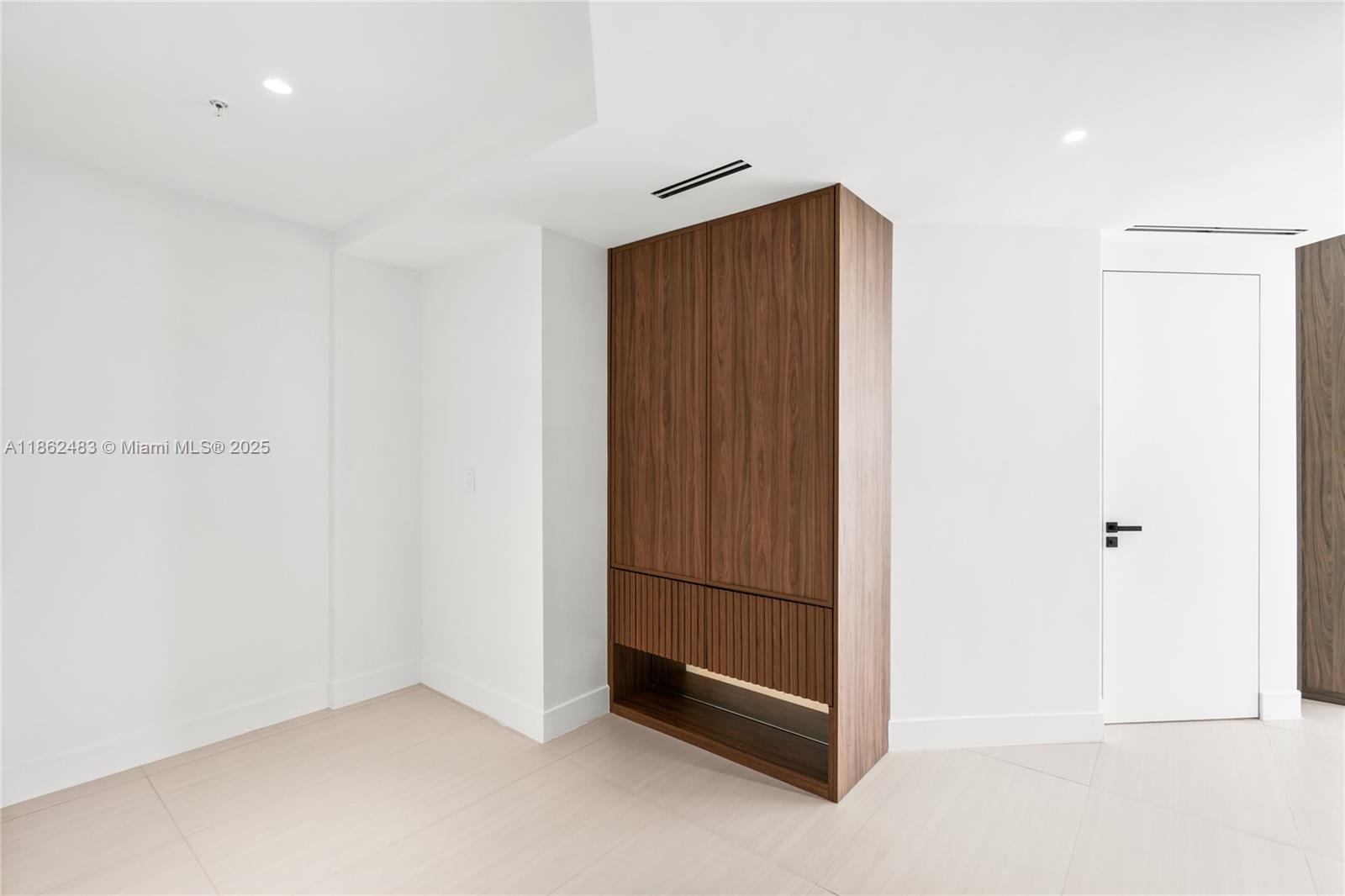 THE AXIS ON BRICKELL II C - Residential