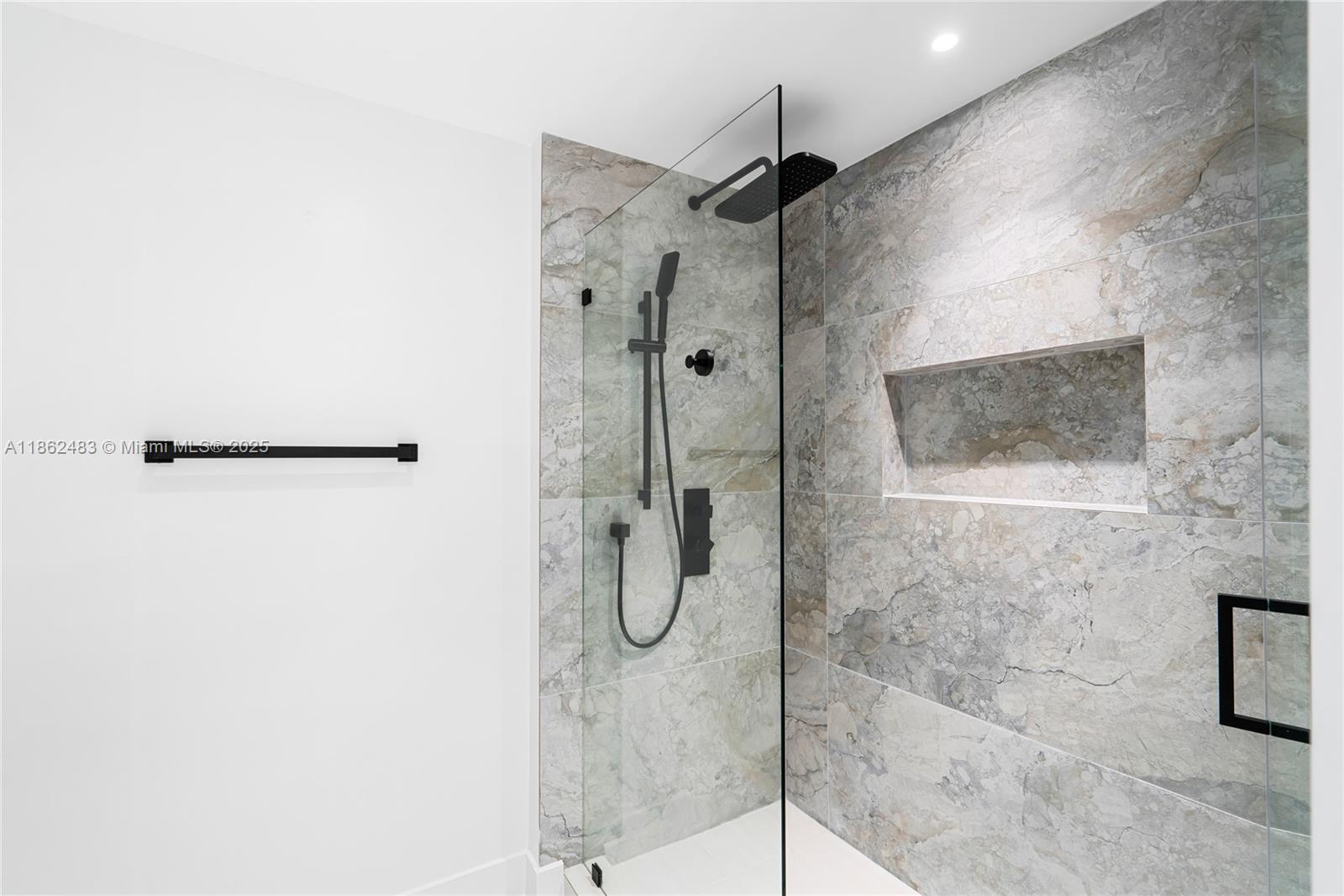 THE AXIS ON BRICKELL II C - Residential