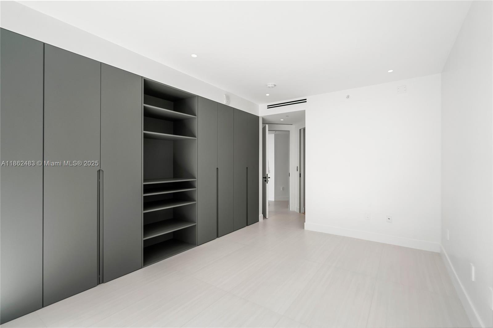 THE AXIS ON BRICKELL II C - Residential