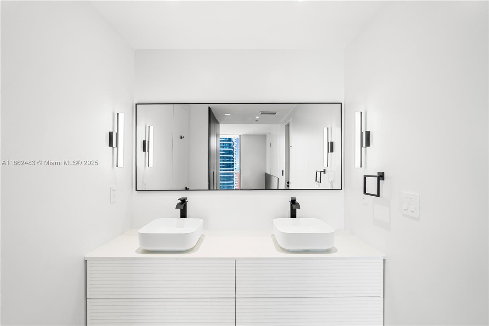 THE AXIS ON BRICKELL II C - Residential