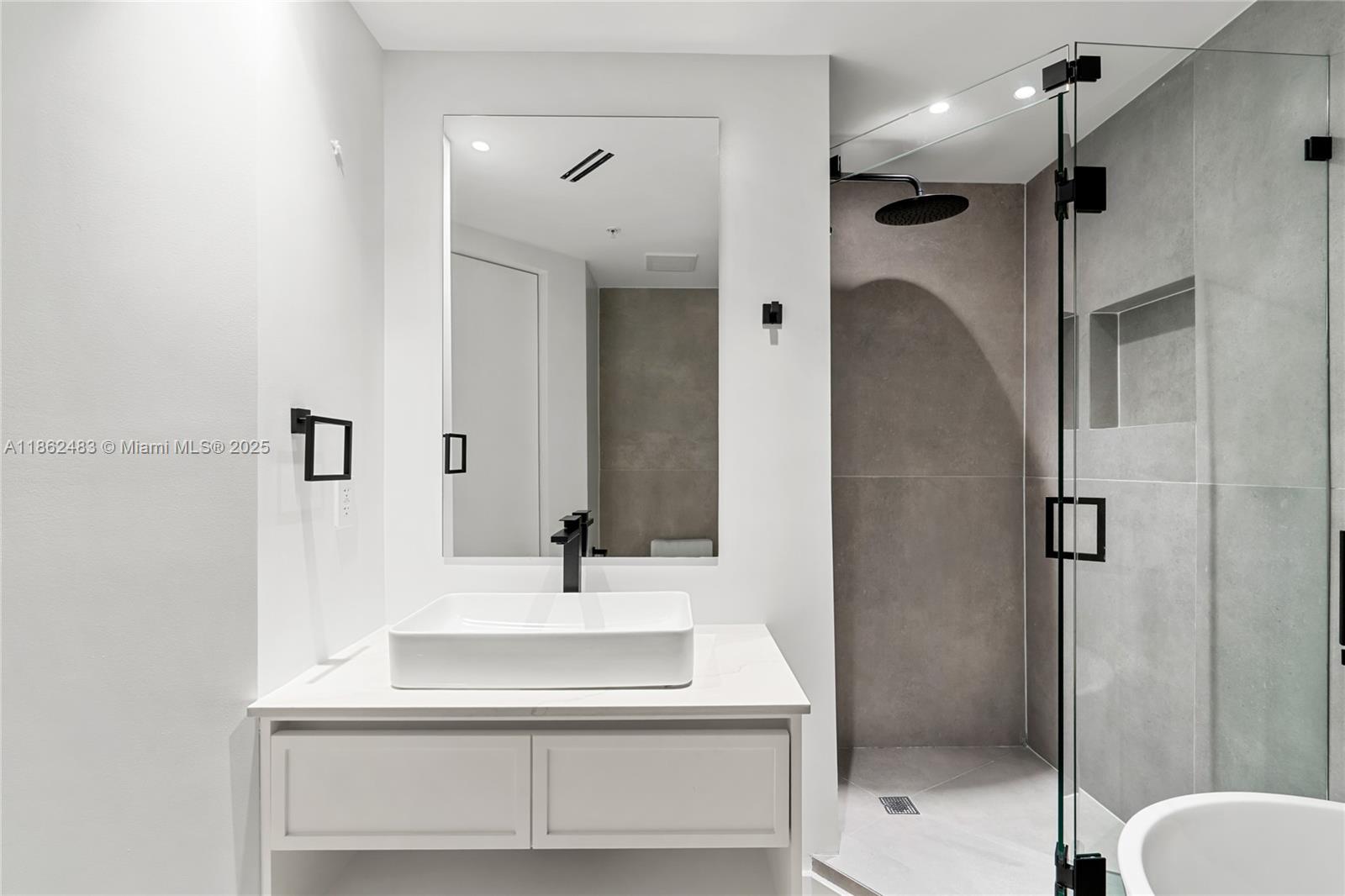 THE AXIS ON BRICKELL II C - Residential