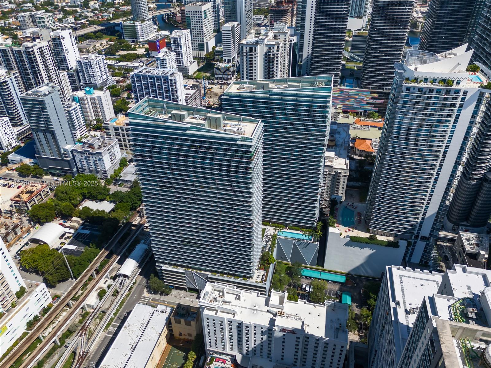 THE AXIS ON BRICKELL II C - Residential