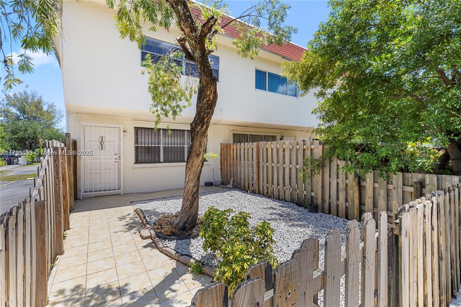 Rental Property at 1520 Ne 151st St 101, Miami, Broward County, Florida - Bedrooms: 2 
Bathrooms: 2  - $2,200 MO.