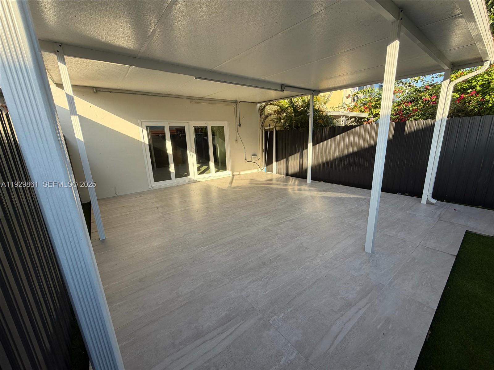 PALM SPRINGS VILLAS 3RD A - Residential Lease