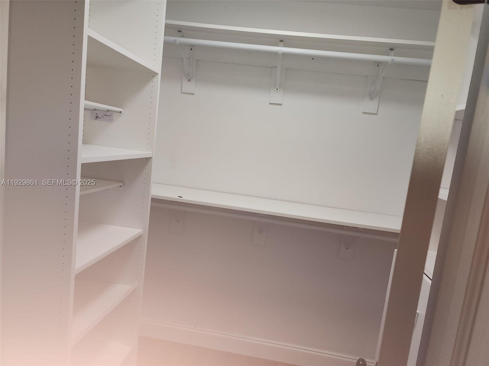 PALM SPRINGS VILLAS 3RD A - Residential Lease