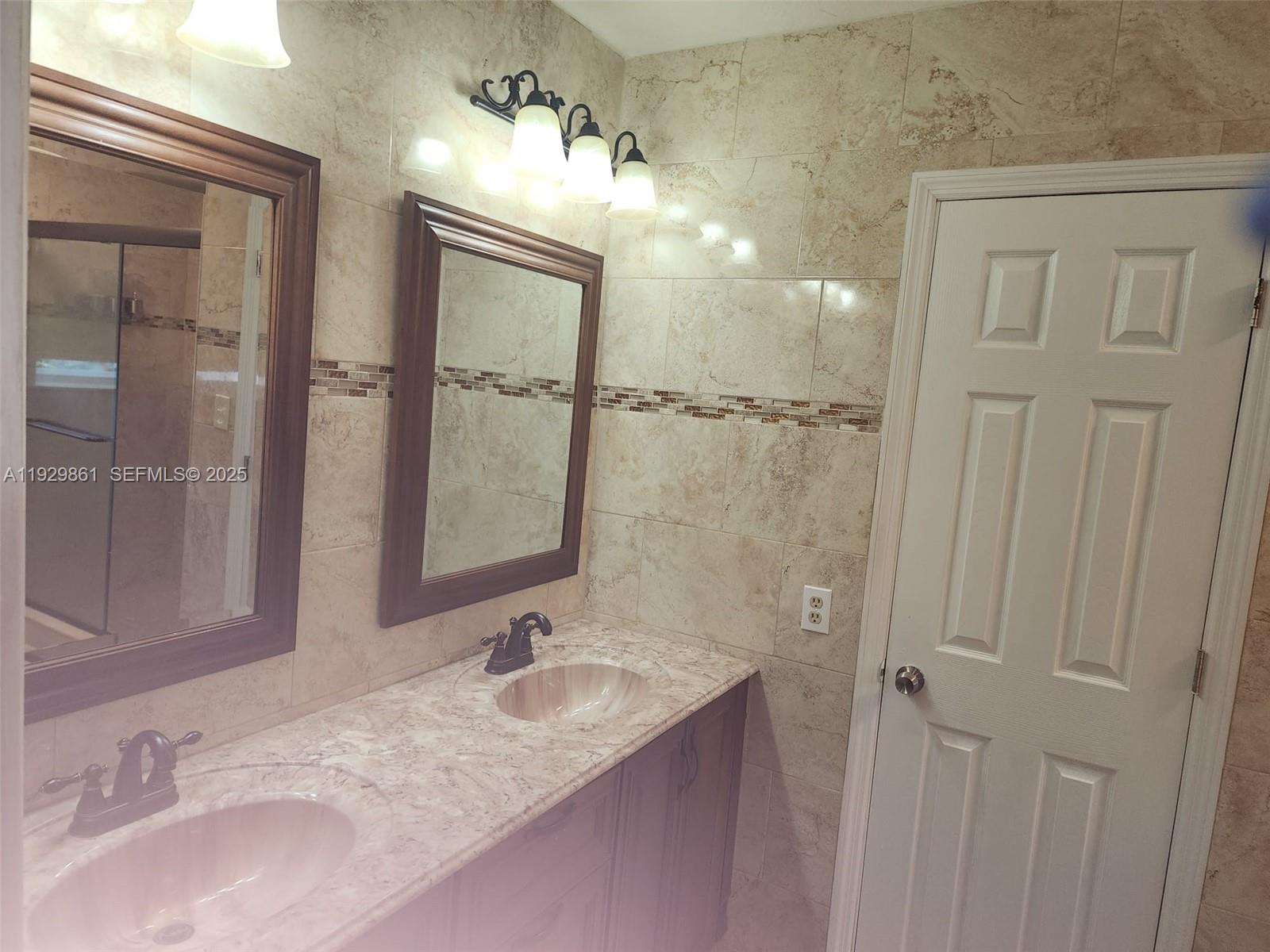 PALM SPRINGS VILLAS 3RD A - Residential Lease