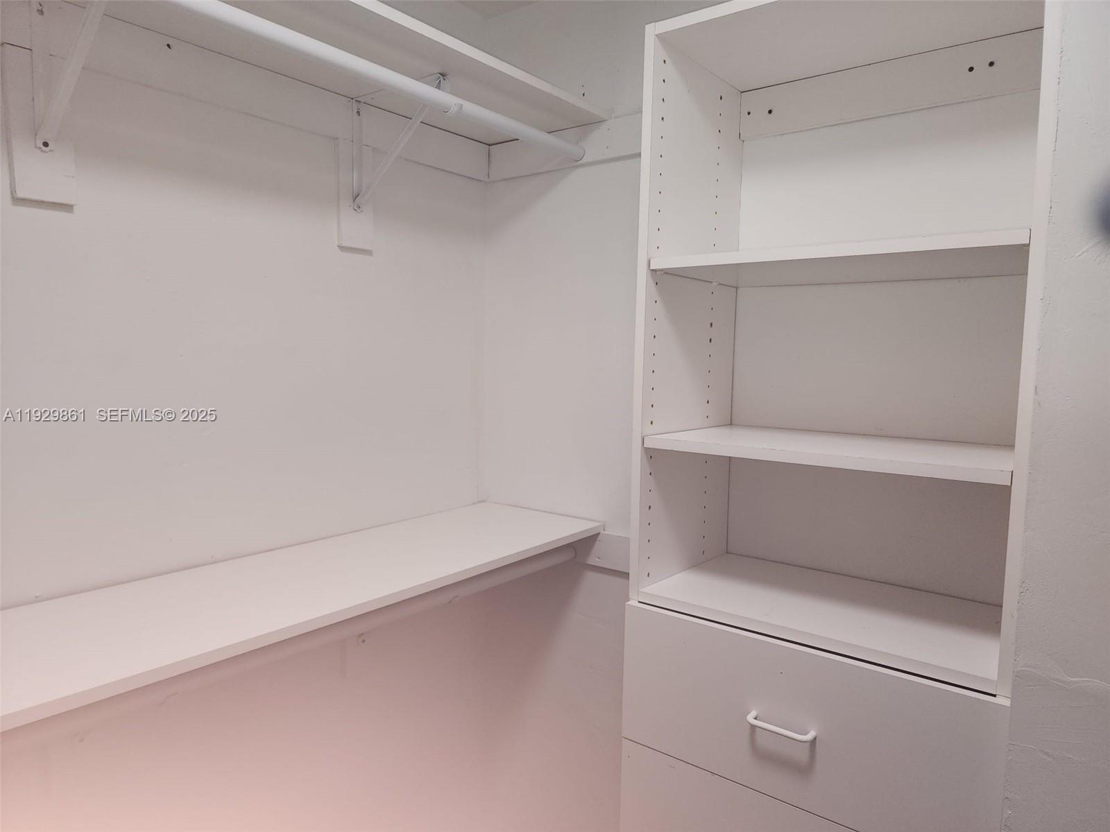 PALM SPRINGS VILLAS 3RD A - Residential Lease