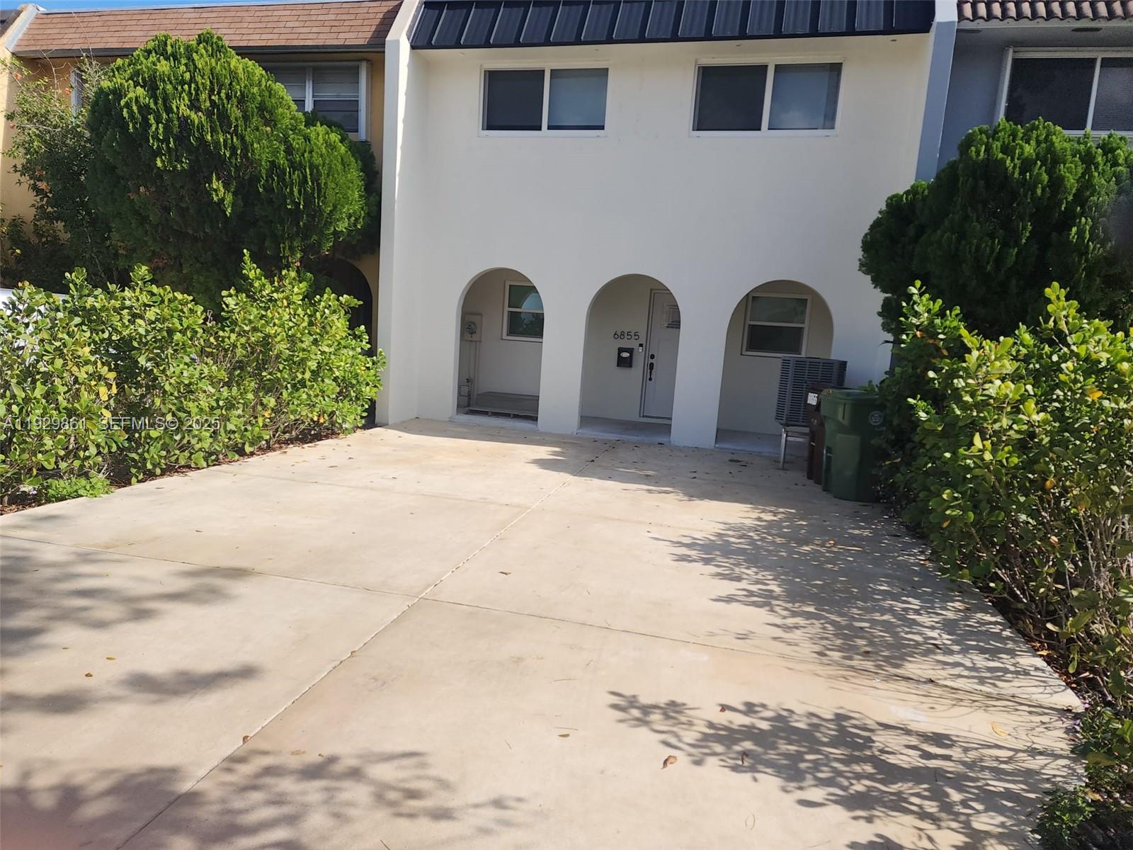 PALM SPRINGS VILLAS 3RD A - Residential Lease