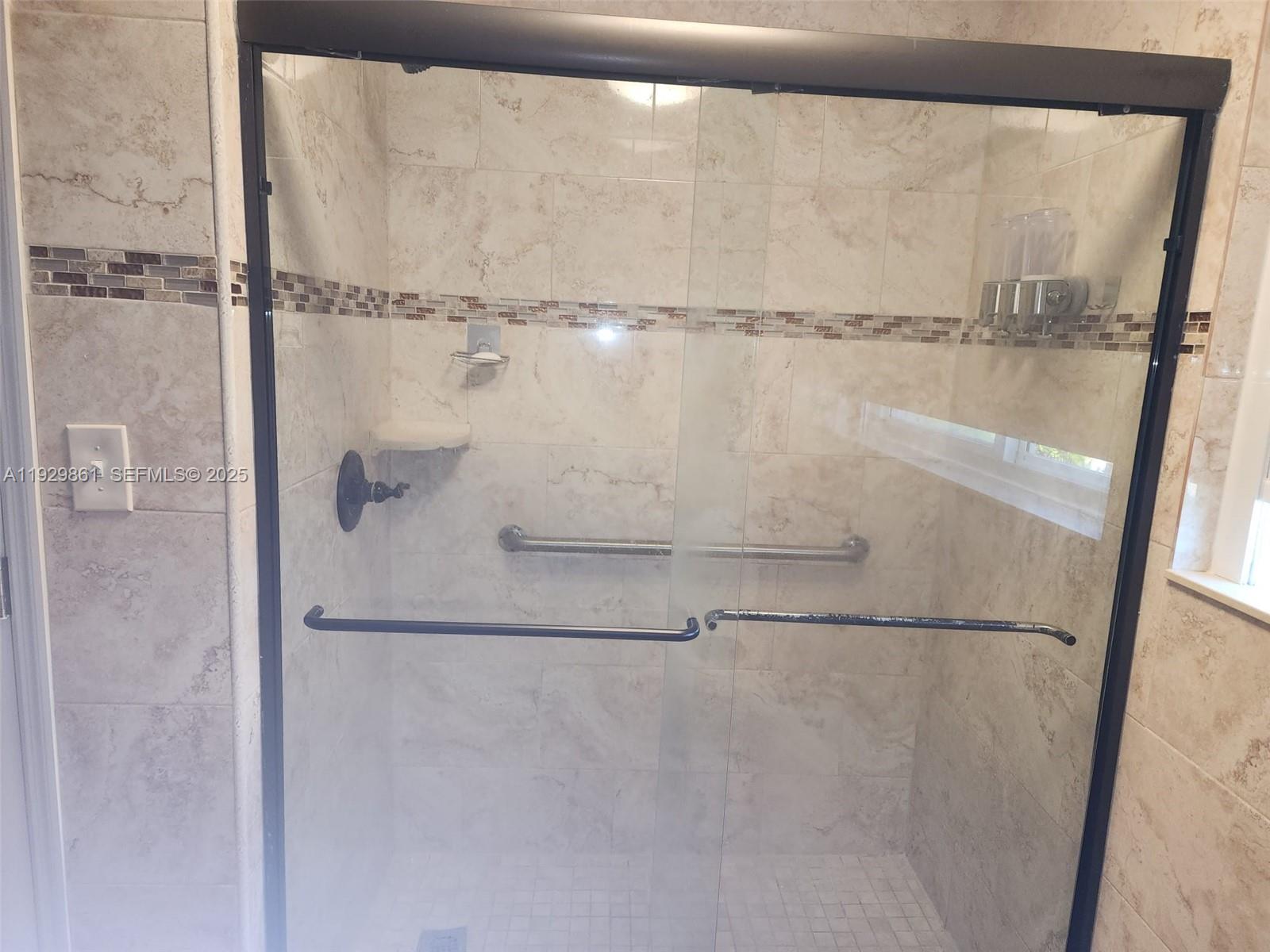 PALM SPRINGS VILLAS 3RD A - Residential Lease