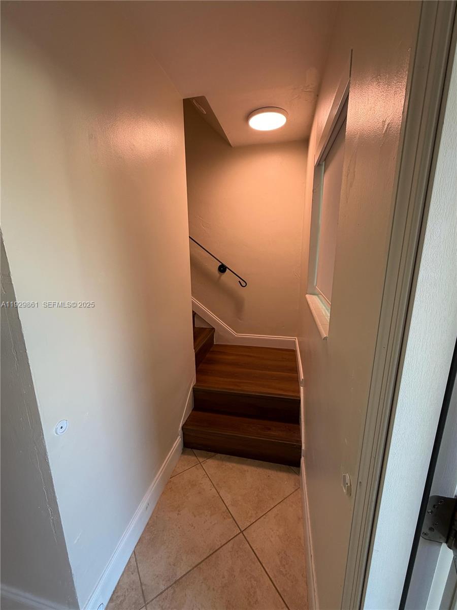 PALM SPRINGS VILLAS 3RD A - Residential Lease