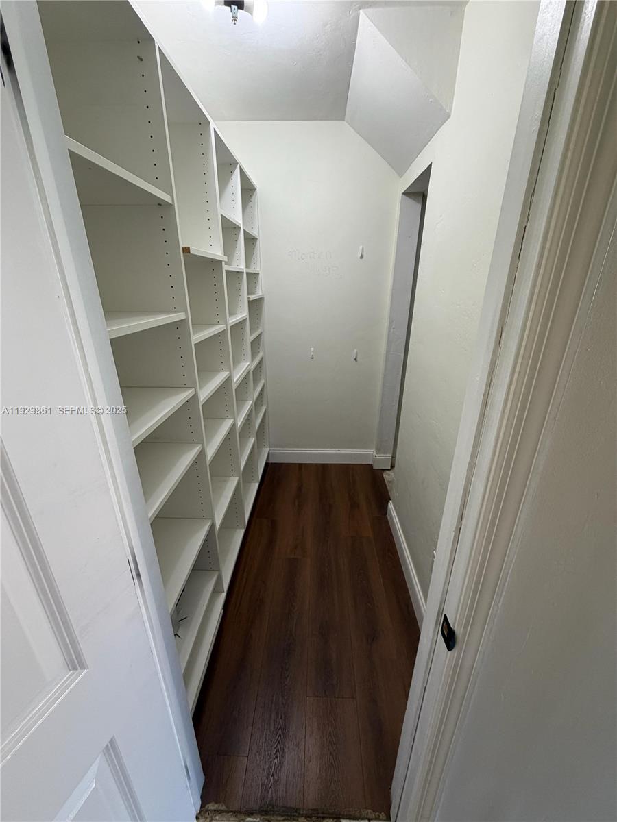 PALM SPRINGS VILLAS 3RD A - Residential Lease