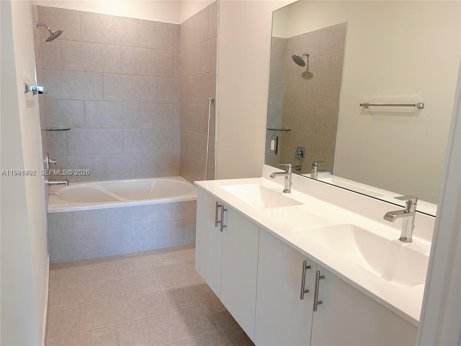URBANA DORAL - Residential