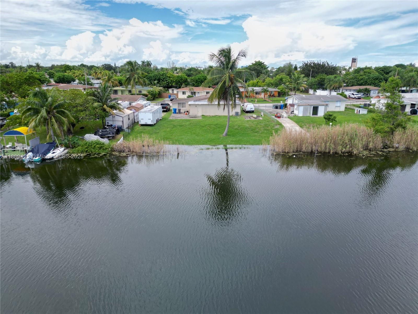 View photos, virtual tours, details... 3710 SW 32nd Ct