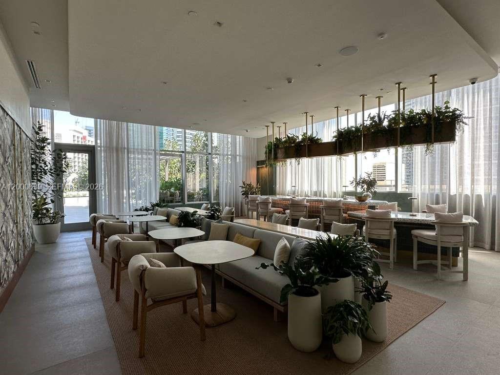 Viceroy Residence - Residential Lease