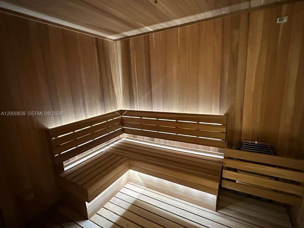 Viceroy Residence - Residential Lease