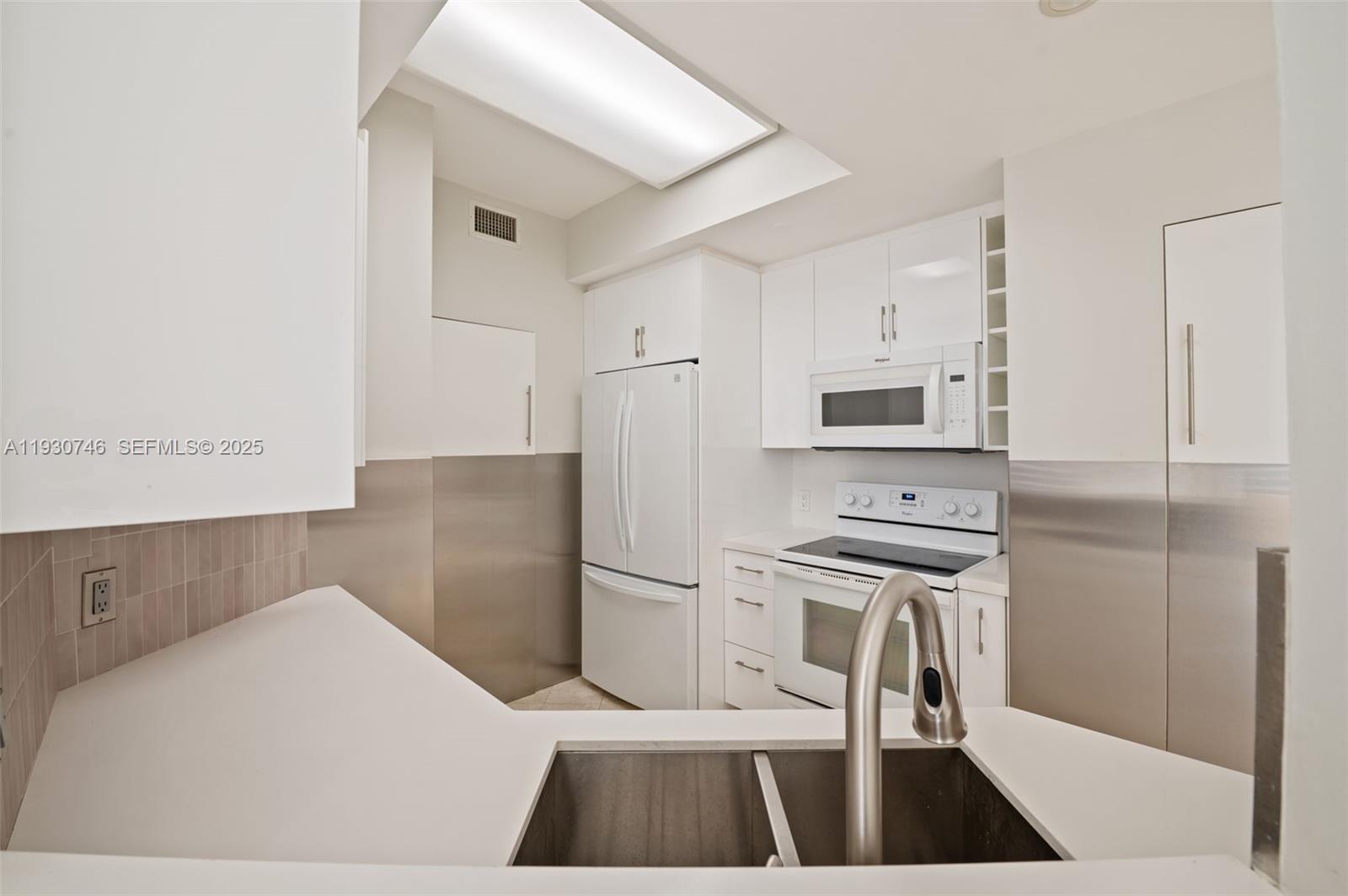 ONE TEQUESTA POINT CONDO - Residential Lease