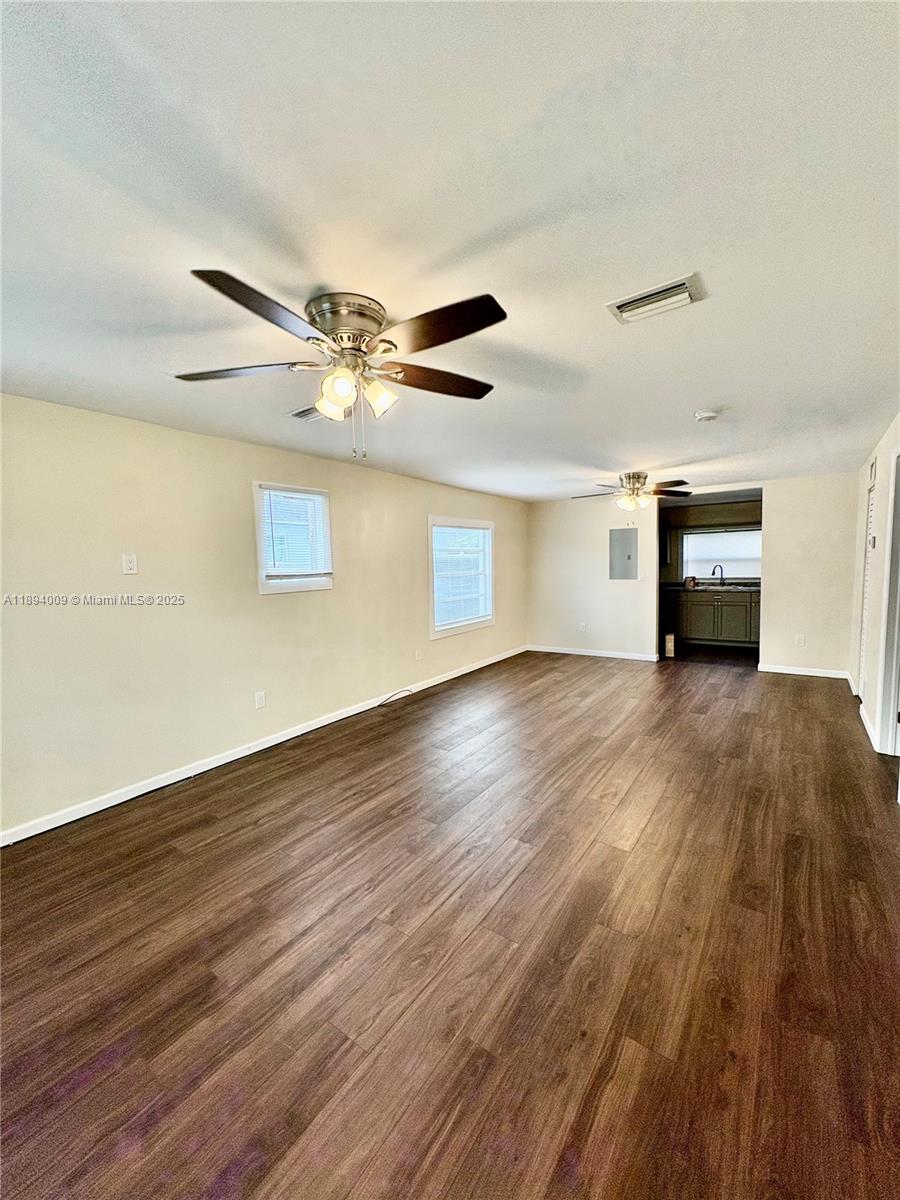 NORTH PALM BCH 4 - Residential Lease