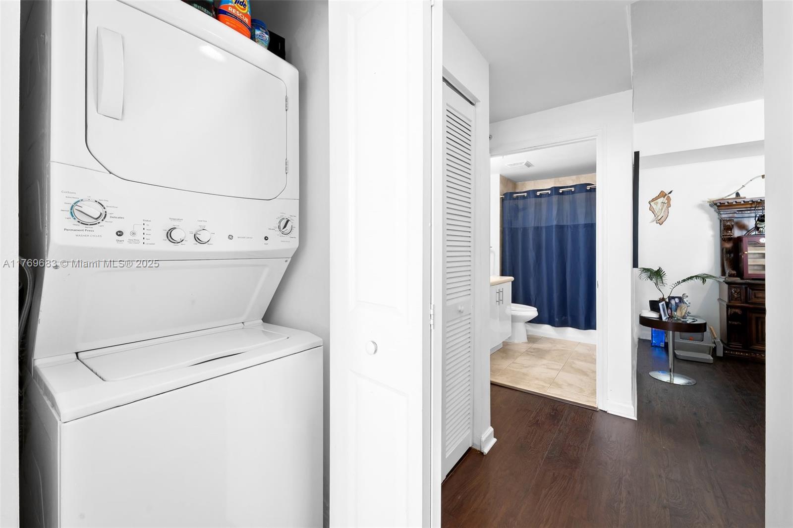 360 CONDO B - Residential