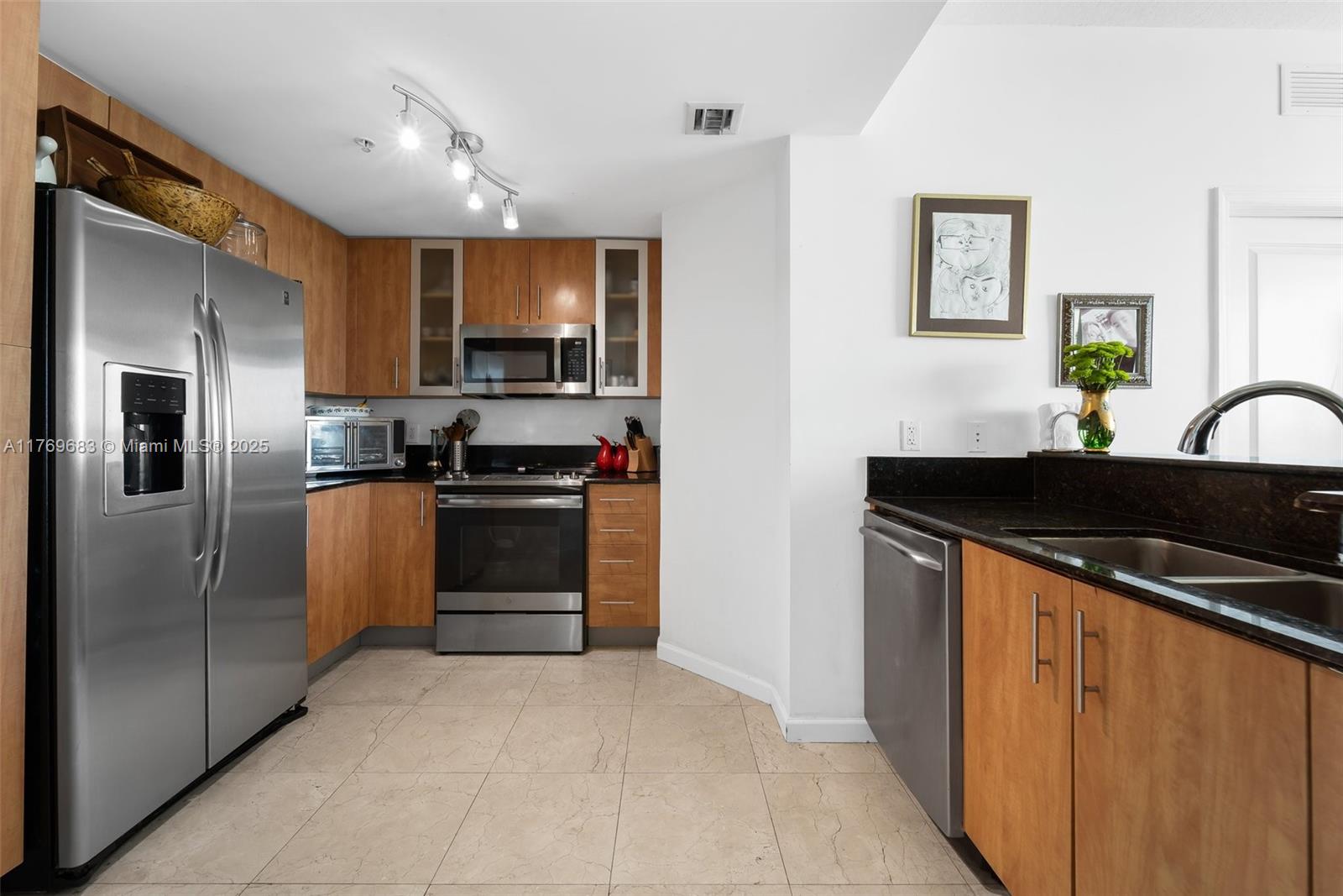 360 CONDO B - Residential