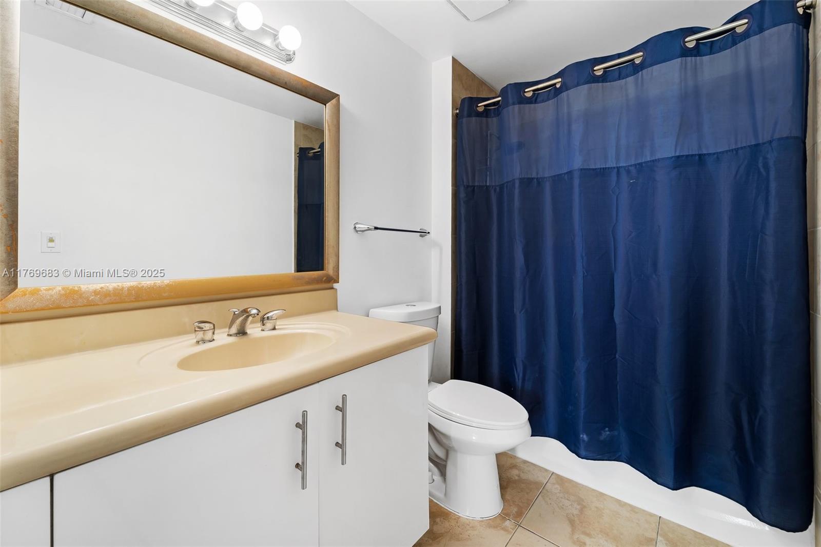 360 CONDO B - Residential