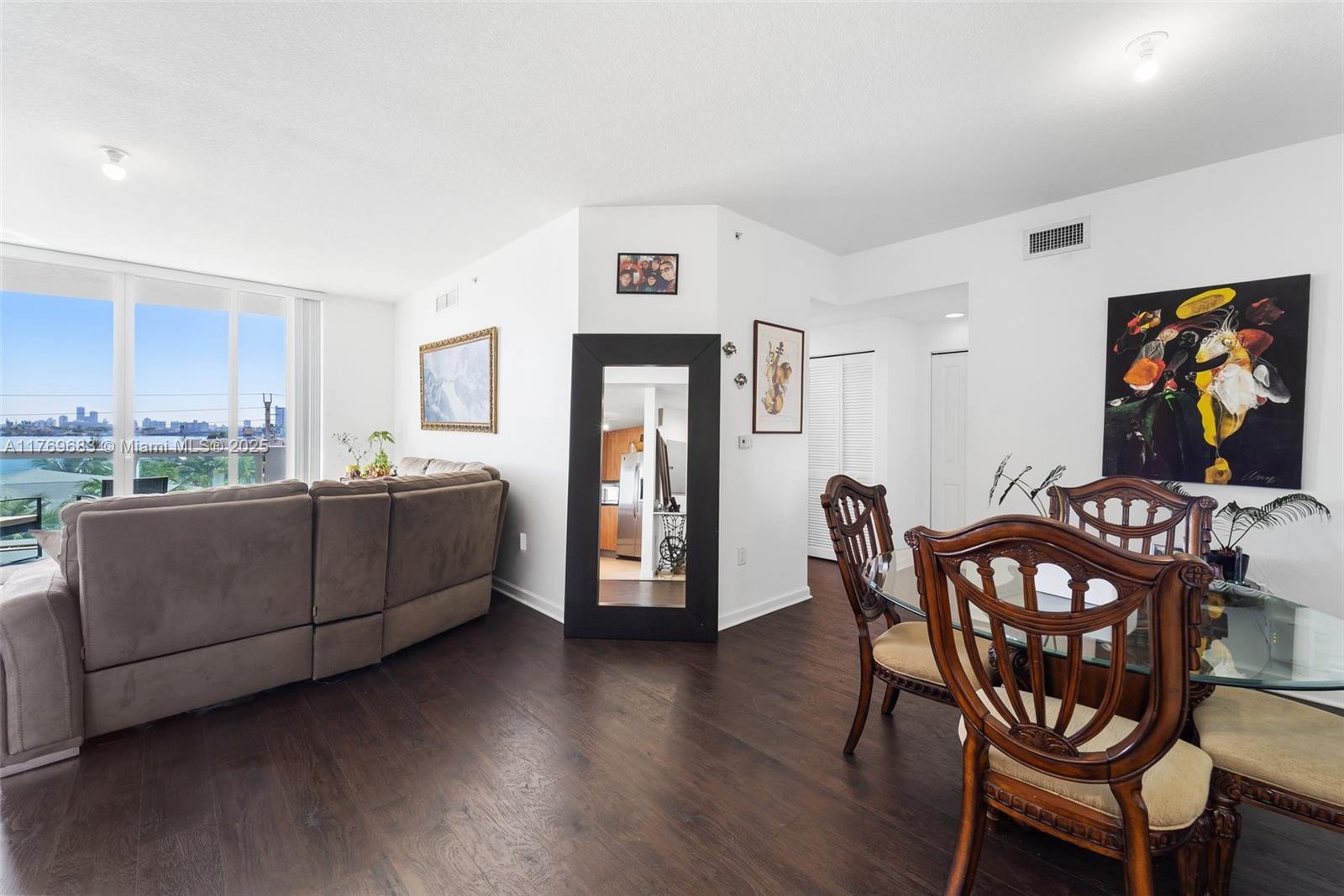 360 CONDO B - Residential