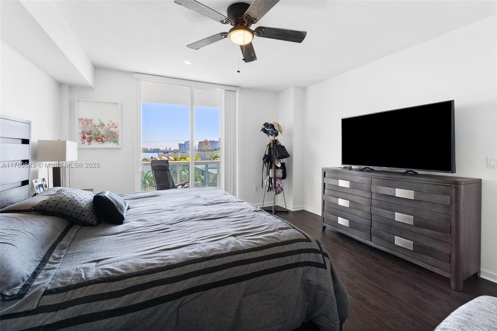 360 CONDO B - Residential