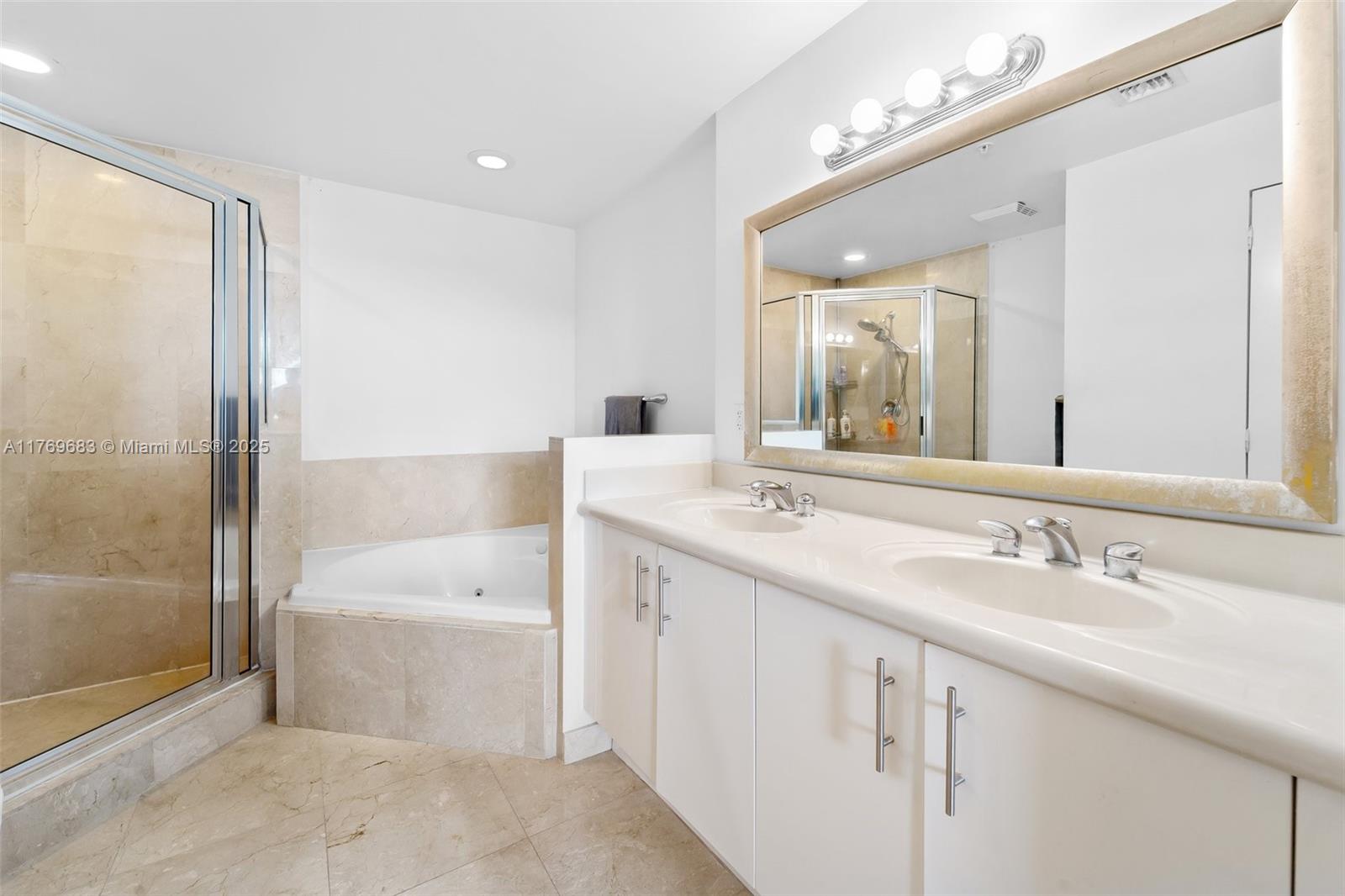 360 CONDO B - Residential