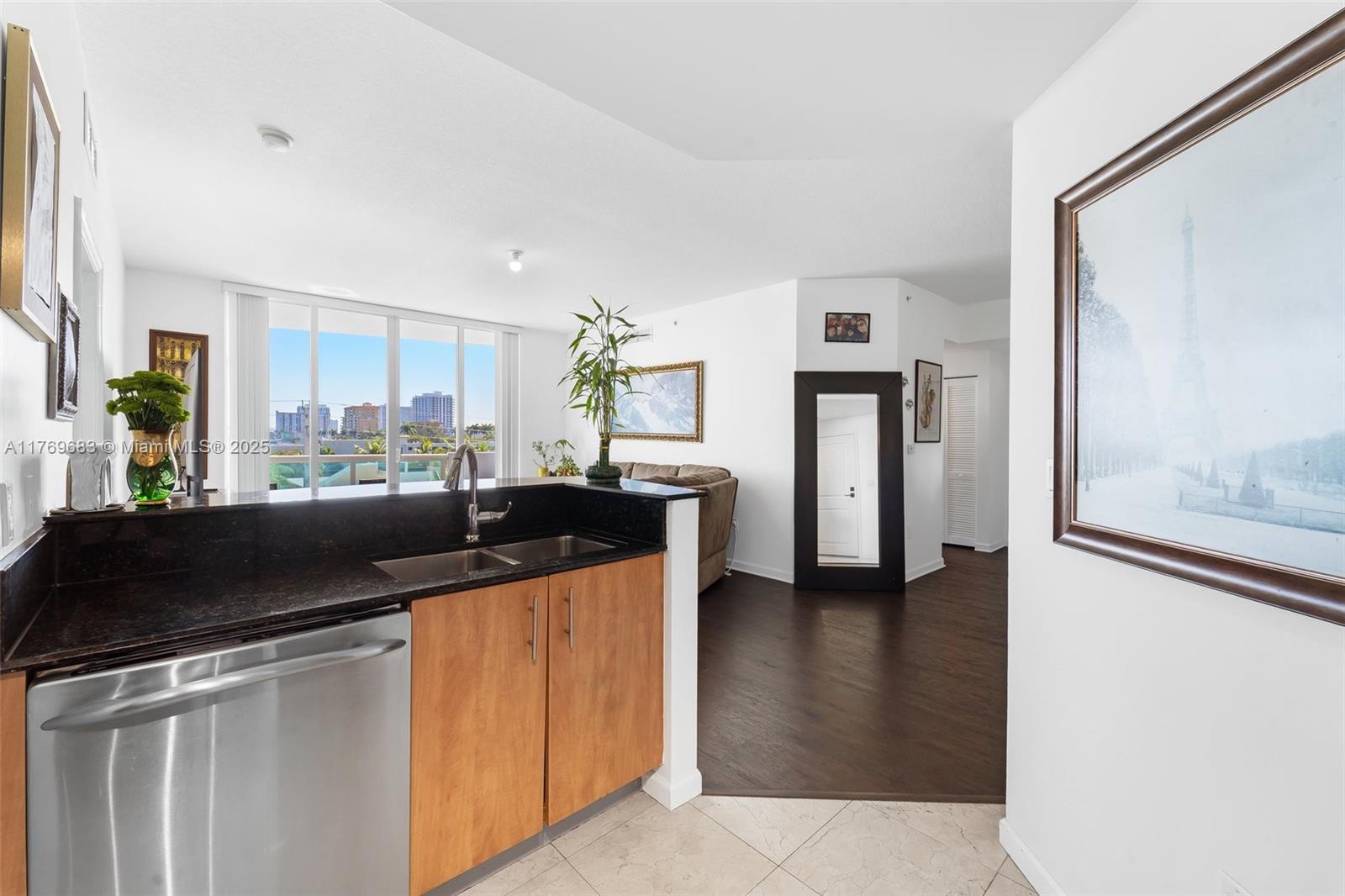 360 CONDO B - Residential