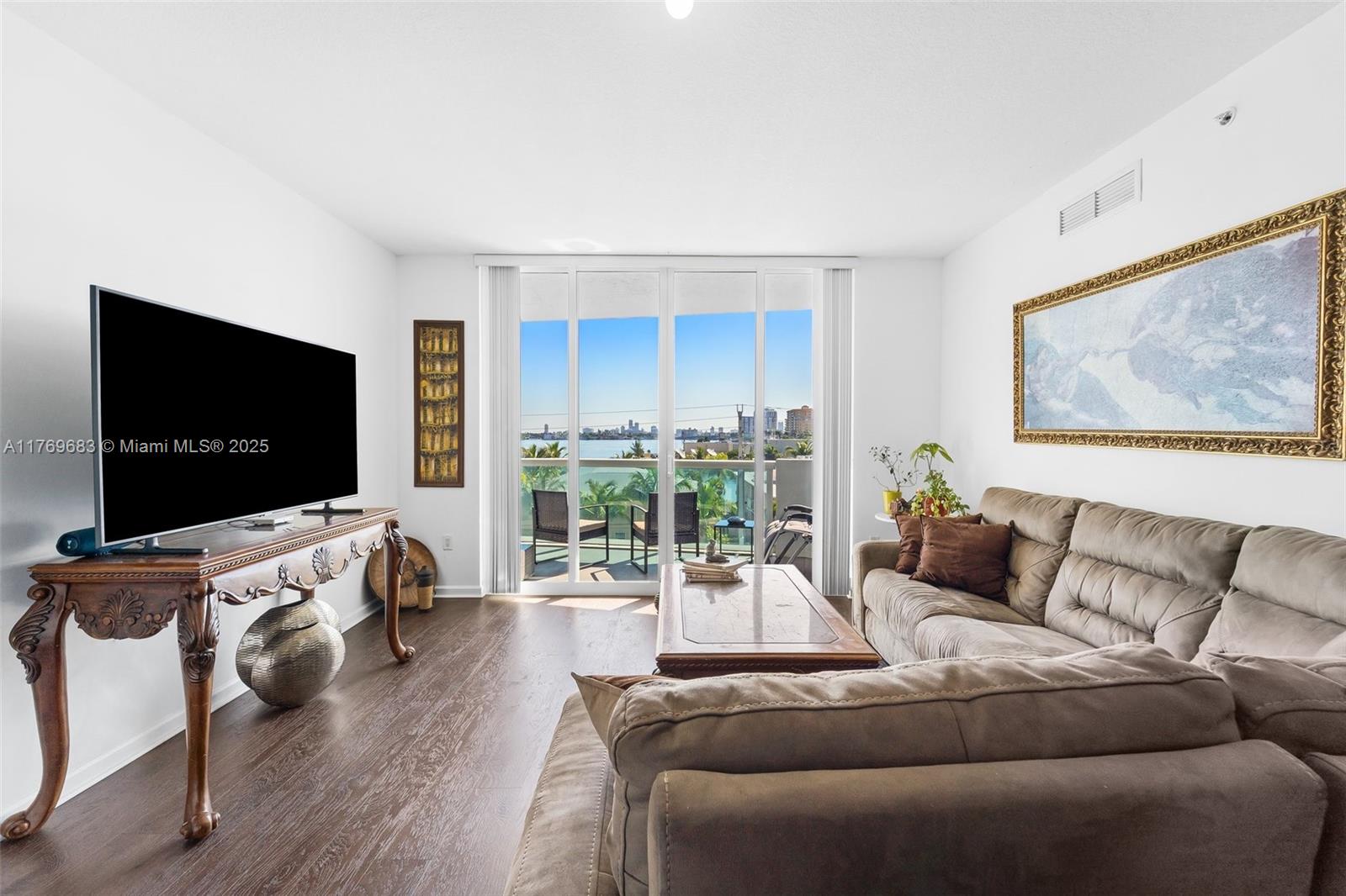 360 CONDO B - Residential