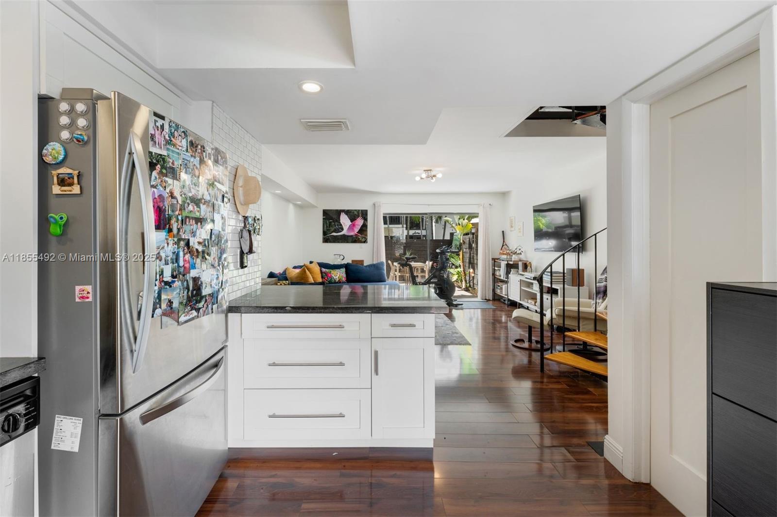 3218 W Trade Ave III3