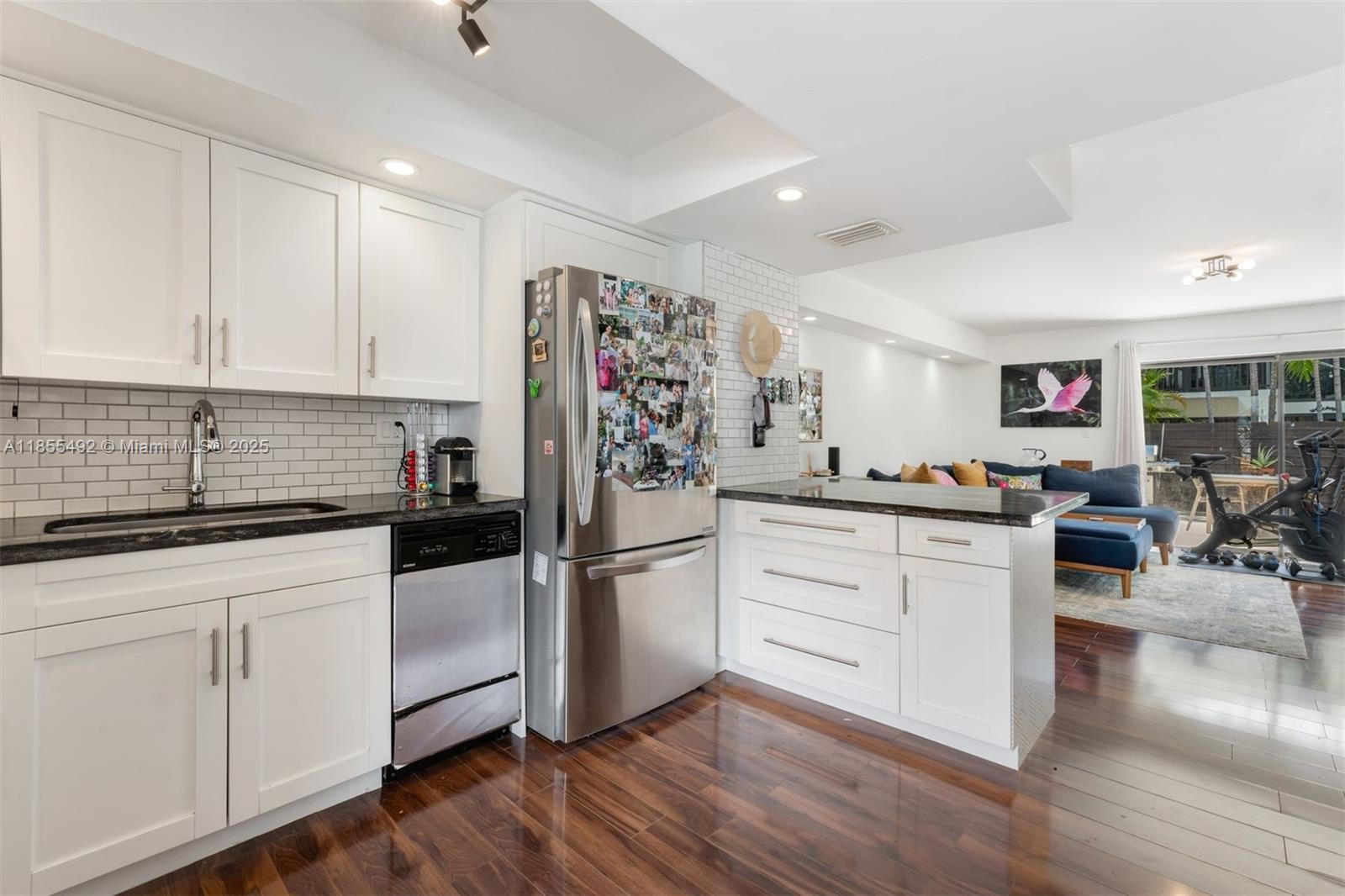 3218 W Trade Ave III3
